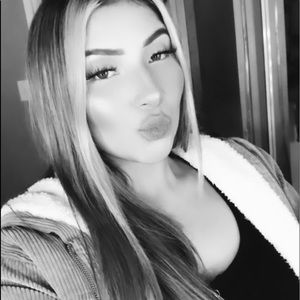 Meet your Posher, Alyssa